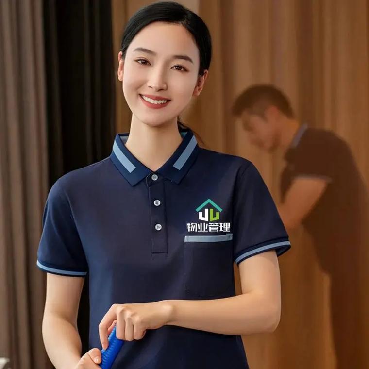 短袖保潔工作服定制 為酒店物業(yè)管理打造專(zhuān)業(yè)與舒適兼具的工裝